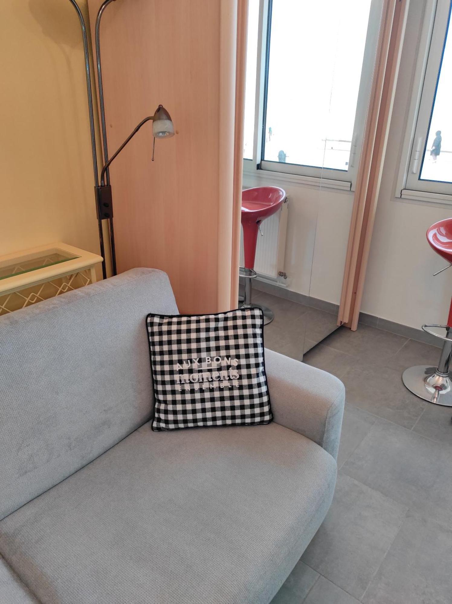 Apartment Malo-les-bains Rdc Avec Terrasse Privee En Face De La *